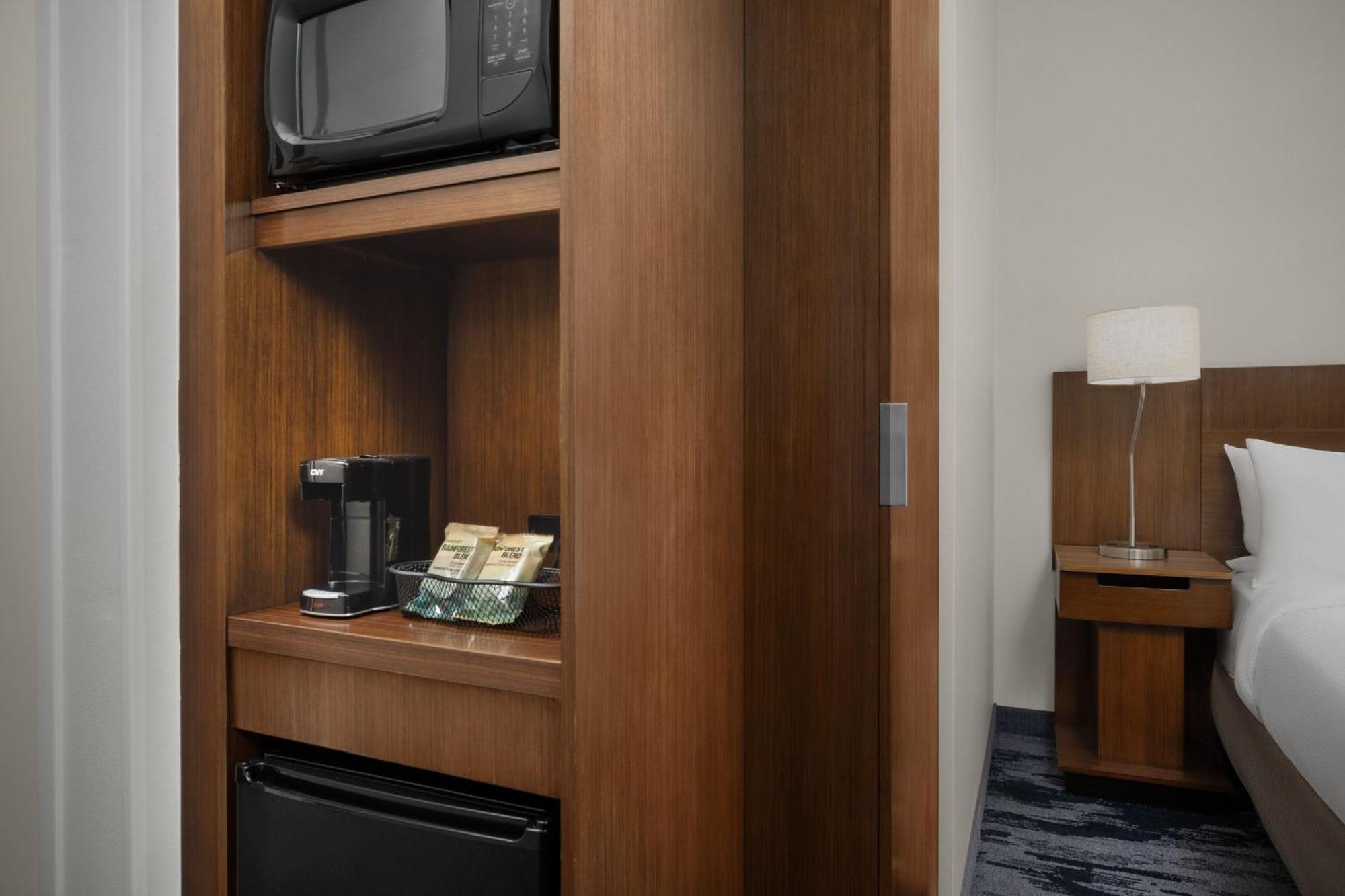 Fairfield Inn & Suites By Marriott Panama City Beach Upper Grand Lagoon Eksteriør billede