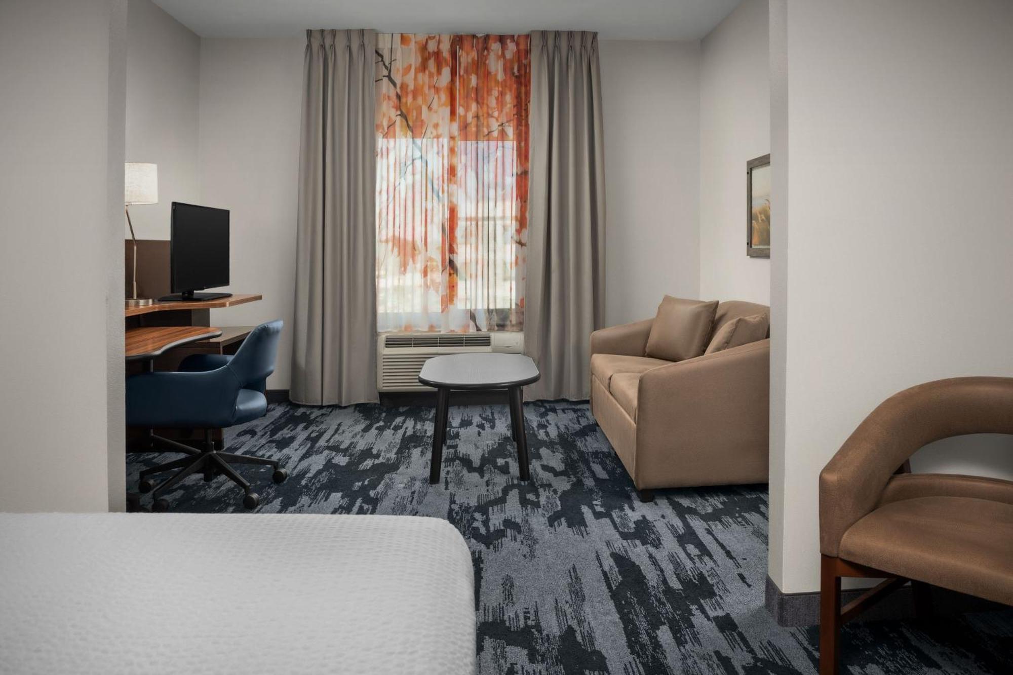 Fairfield Inn & Suites By Marriott Panama City Beach Upper Grand Lagoon Eksteriør billede