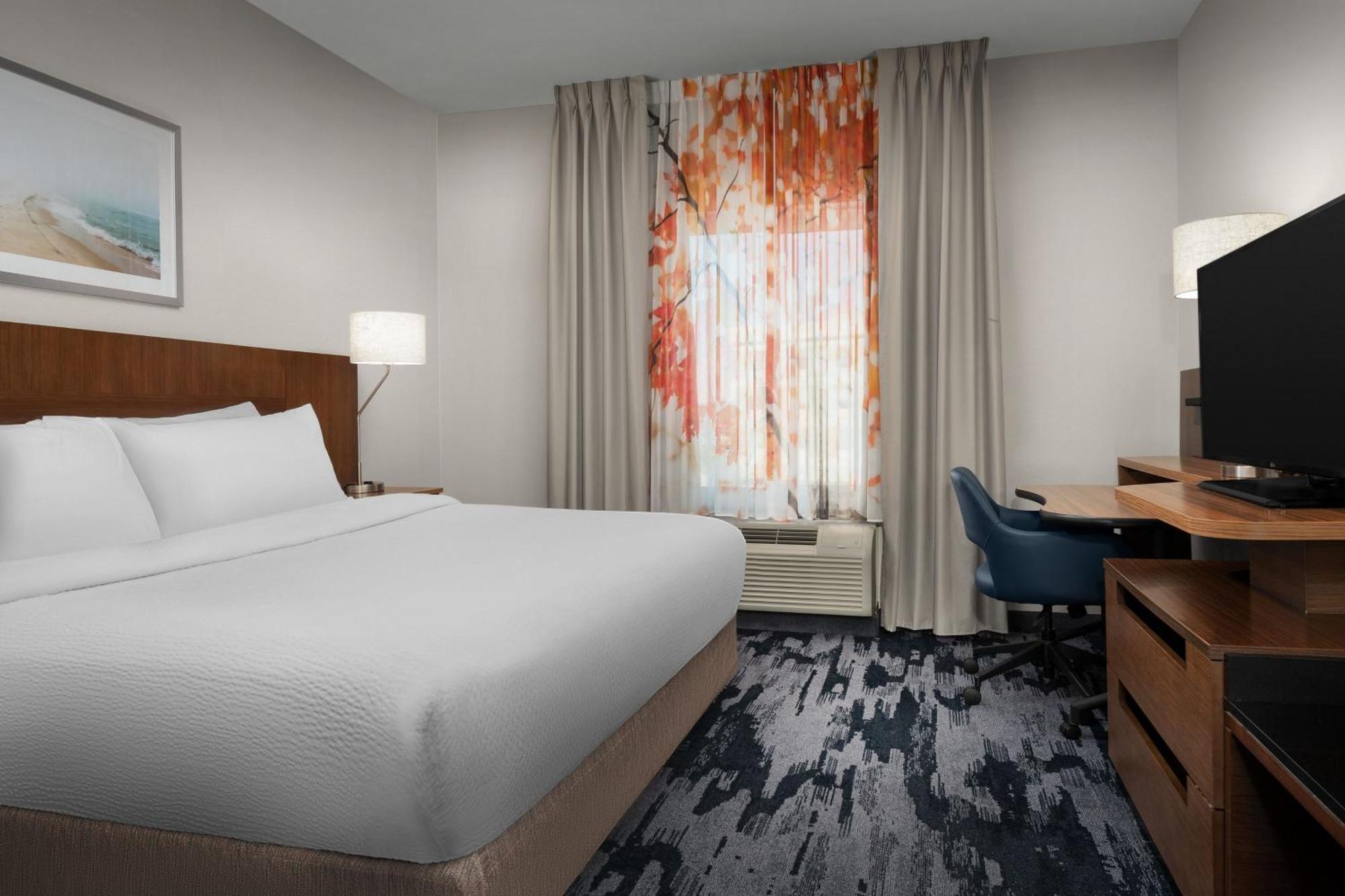 Fairfield Inn & Suites By Marriott Panama City Beach Upper Grand Lagoon Eksteriør billede