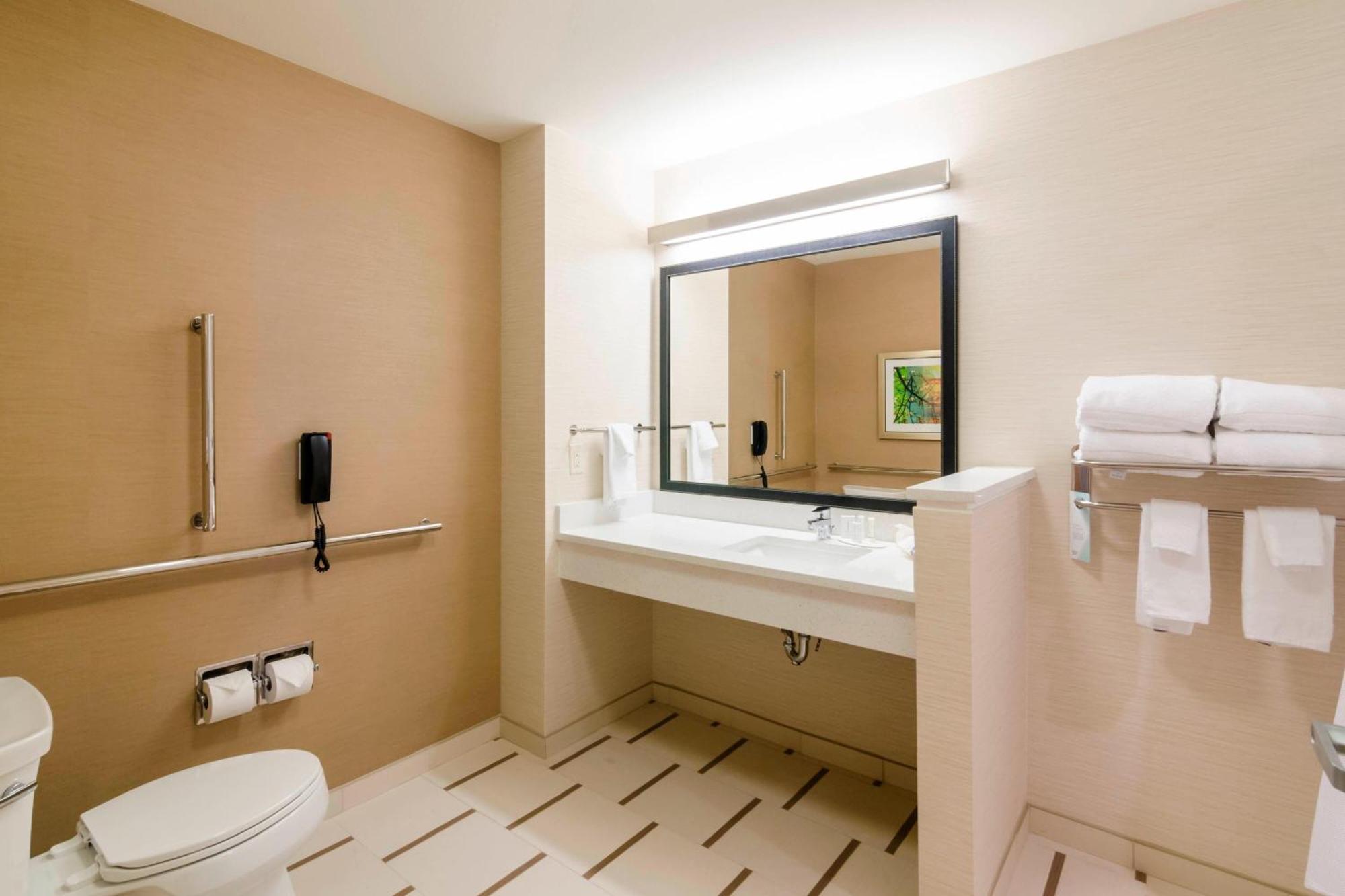 Fairfield Inn & Suites By Marriott Panama City Beach Upper Grand Lagoon Eksteriør billede