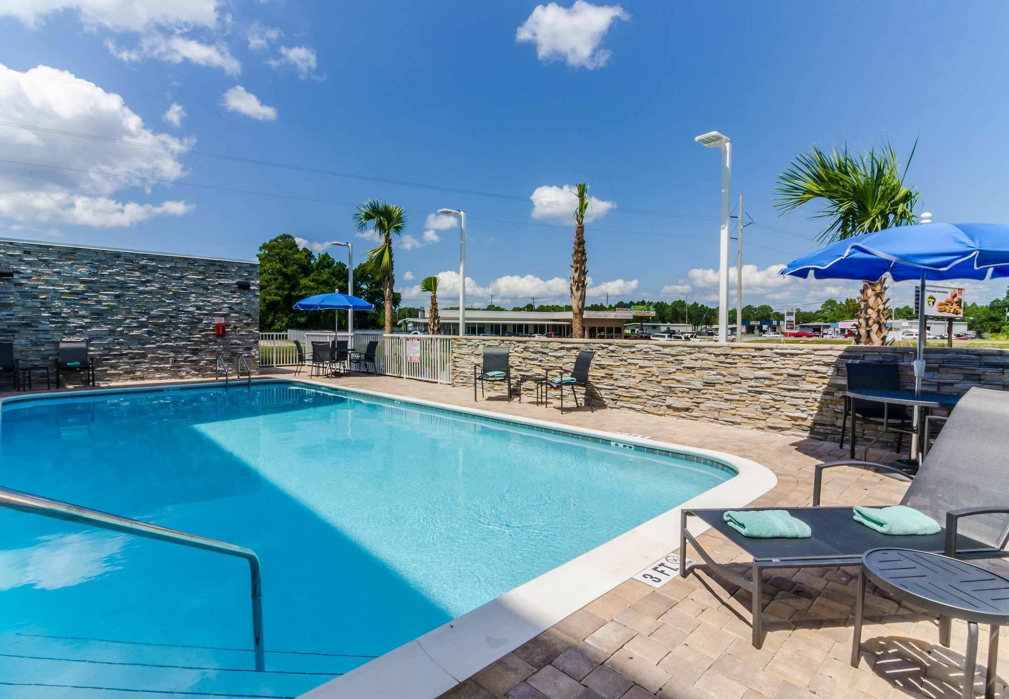 Fairfield Inn & Suites By Marriott Panama City Beach Upper Grand Lagoon Eksteriør billede